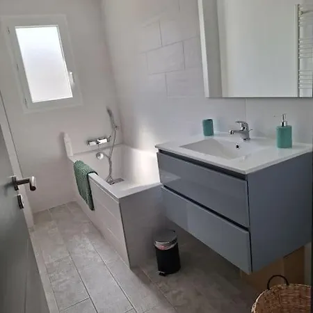 Casa de Férias Maison Proche Des Plages Du Debarquement Carentan